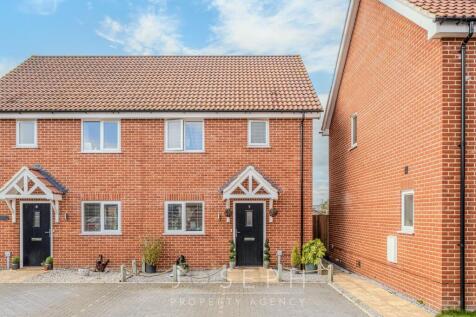 Strickland Close, Washbrook, IP8