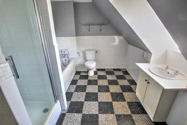 En-Suite Bathroom