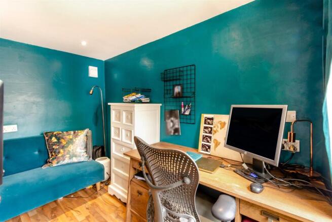 8556112-interior15.jpg