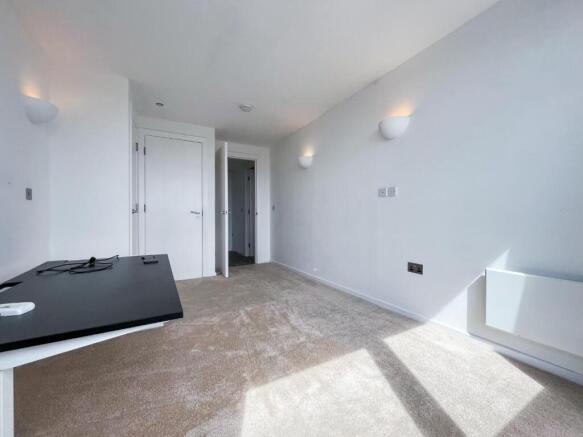 2 bed Flat to rent Image 10