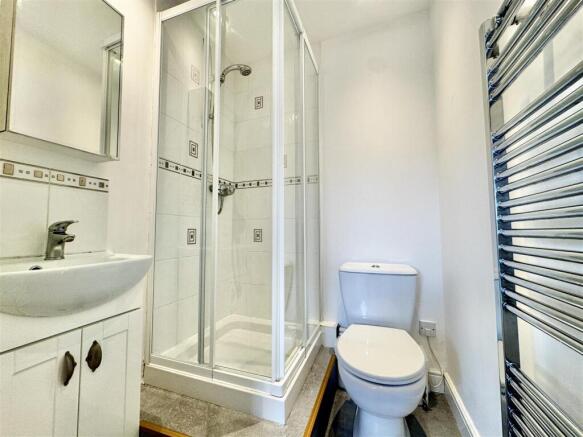 4 bed Semi-Detached for sale Image 9