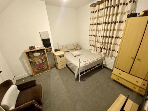 2 bed House for sale Image 6