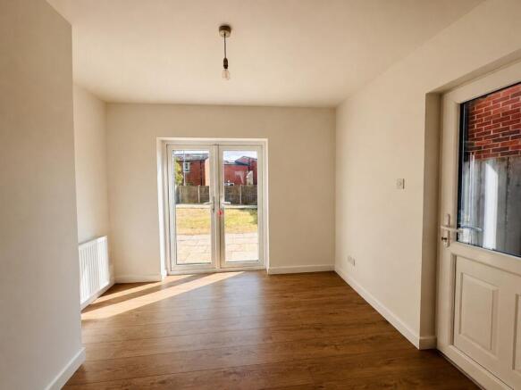 3 bed House to rent Image 4
