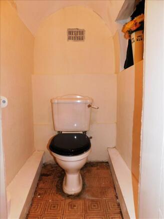 SEPARATE WC