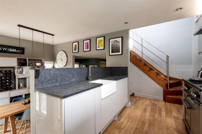kitchen1.jpg