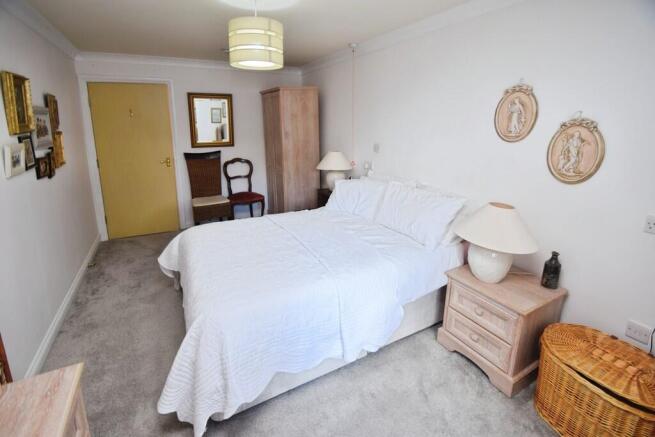 2 bed Apartment for sale Image 7