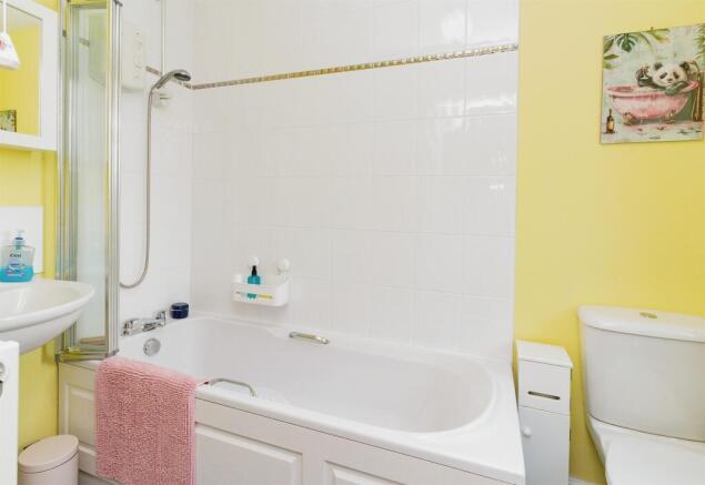 Family Bathroom: