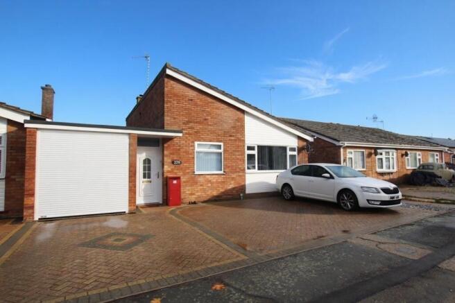 2-bed bungalow on Constable Avenue, Clacton-on-Sea, £285,000
