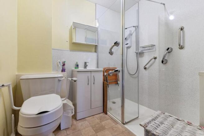 2 bed Flat for sale Image 10