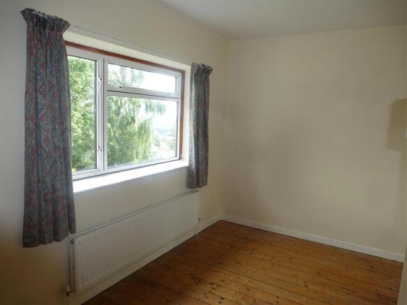 bedroom 2.JPG