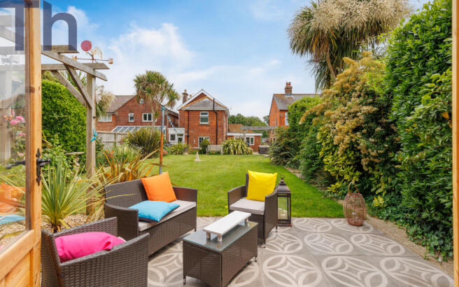 Lovely Rear Garden