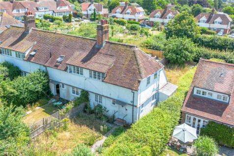 St. Johns Close, Marlborough, Wiltshire, SN8