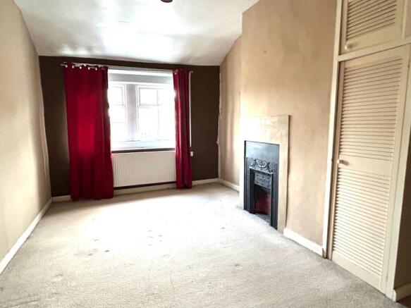 5 bed Terraced for sale Image 9