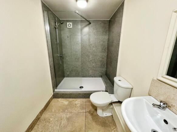 1 bed House Share to rent Image 5
