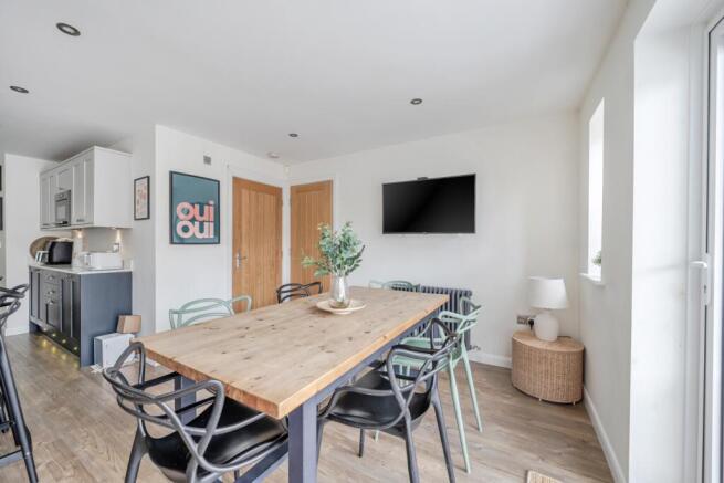 4 bed Detached for sale Image 9