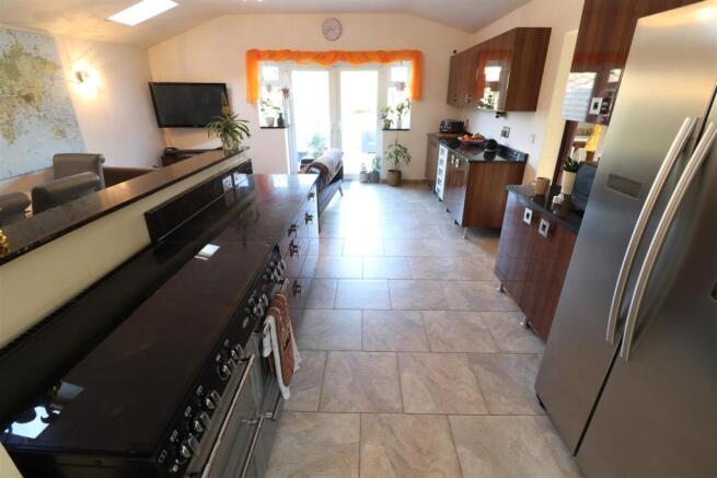Open Plan Kitchen / Family Room