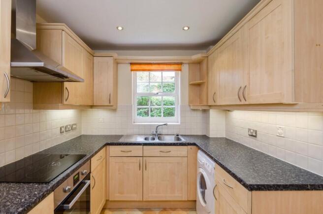 2 bed Flat to rent Image 4