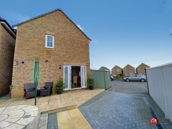 Side & Rear Garden