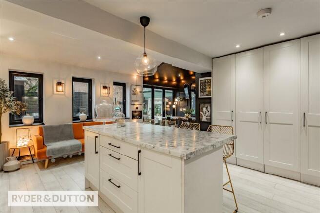 4 bed Semi-Detached for sale Image 6
