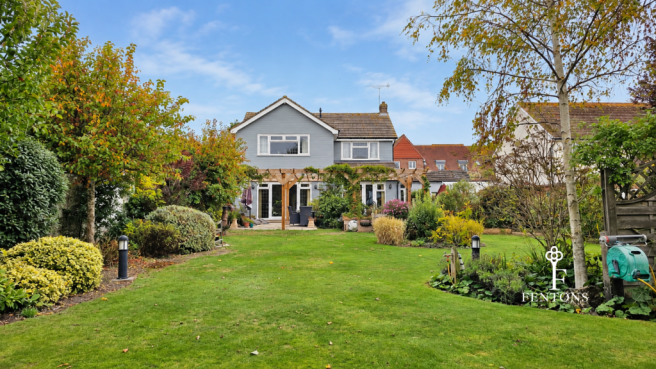 Raglan Road, Frinton-On-Sea photo 2