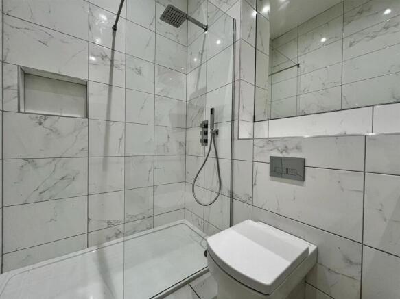 1 bed Apartment to rent Image 12