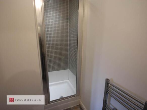 ensuite shower