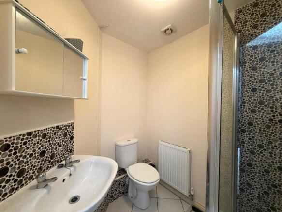 3 bed House to rent Image 10