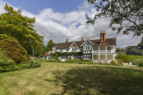 Priory Ford, The Avenue, Bourne End SL8 5QZ