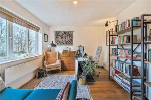 Flat 4, 27 Robin Court, Yalding Road, London SE16 3SS
