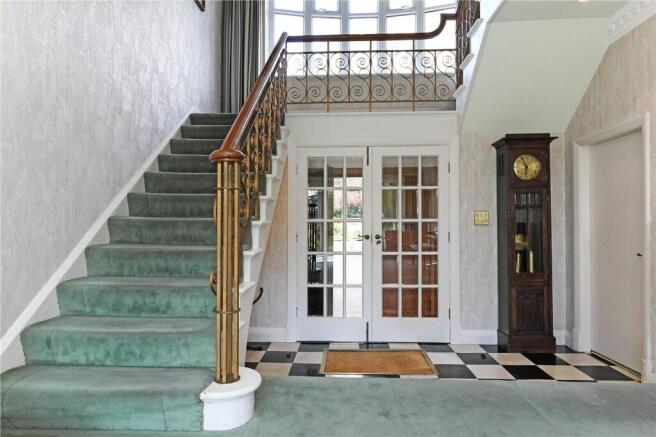 5 bed Detached for sale Image 12