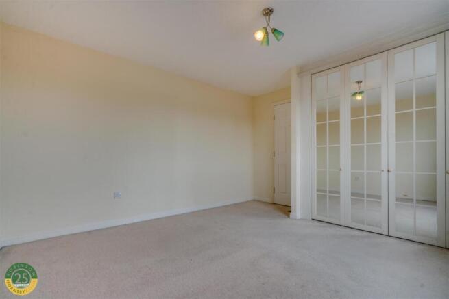2 bed Apartment for sale Image 8