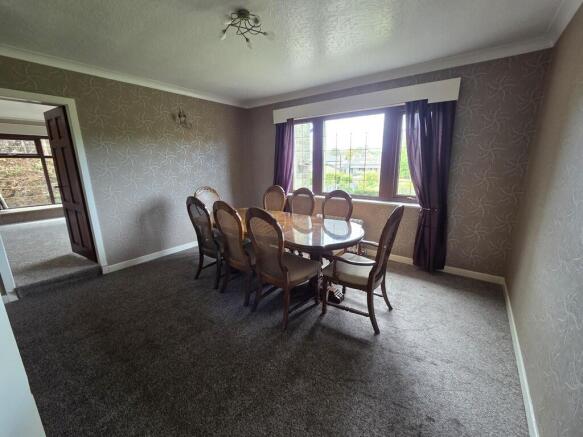 4 bed Detached to rent Image 5