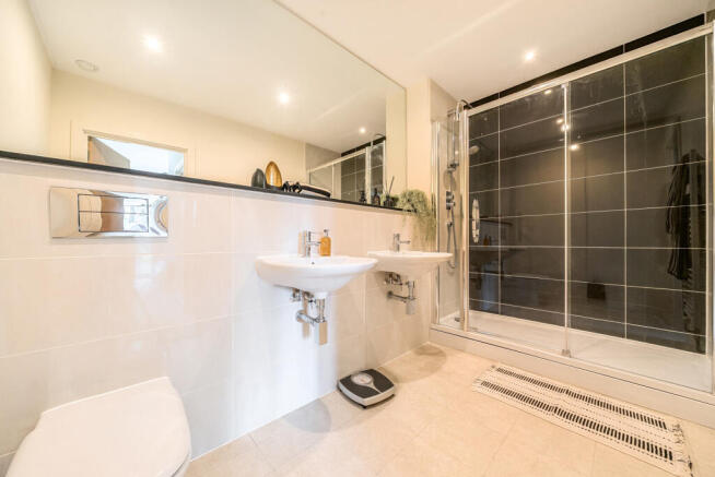 1347604-17-68b563...