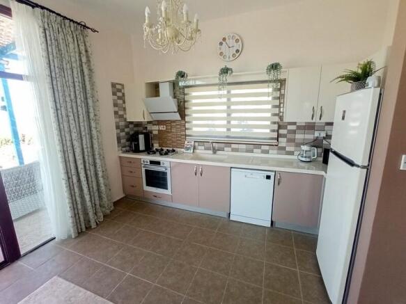 3 bedroom villa with beautiful sea views + partly furnished + 2 communal swimming pools + walking distance to the beach Image 9999 5