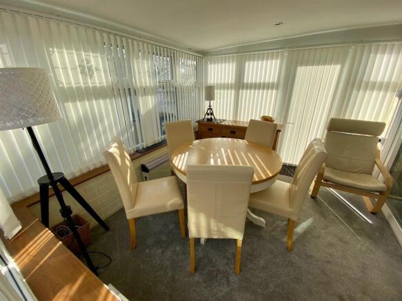 DINING ROOM/CONSERVATORY