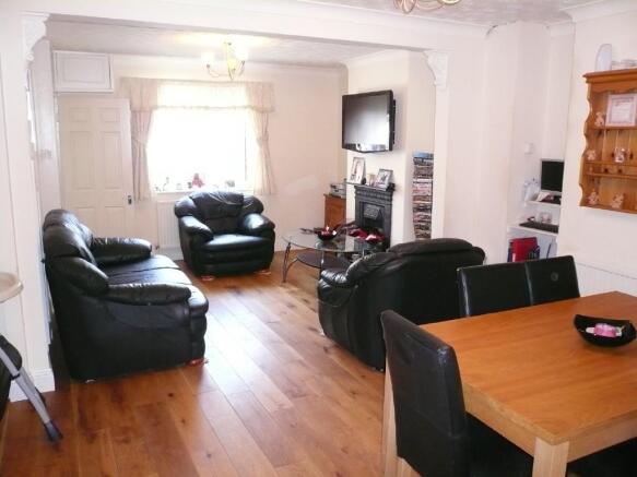 Sitting/dining room