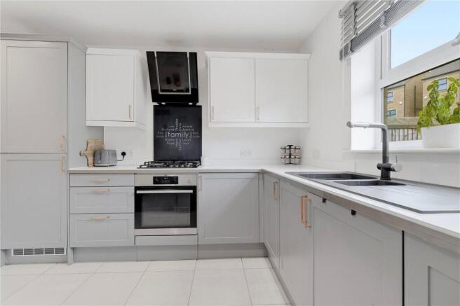 4 bed Detached for sale Image 10