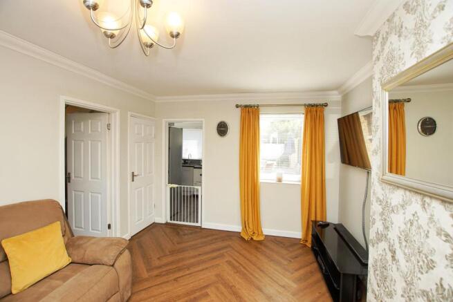 Snug/Dining Room