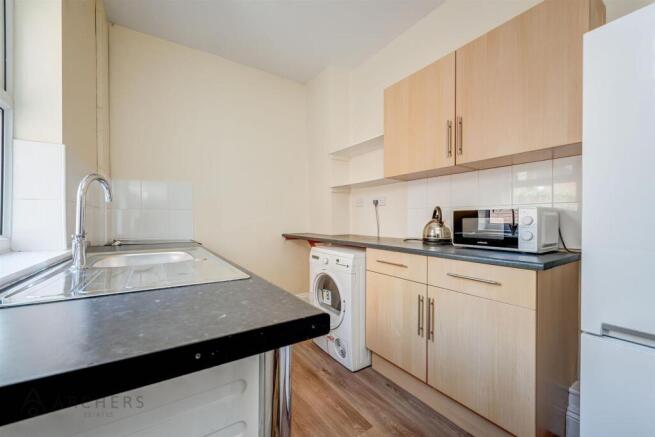 4 bed Semi-Detached for sale Image 9