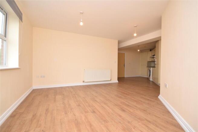 1 bed Apartment to rent Image 5