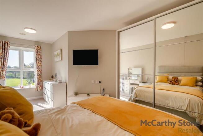 8642998-interior02.jpg