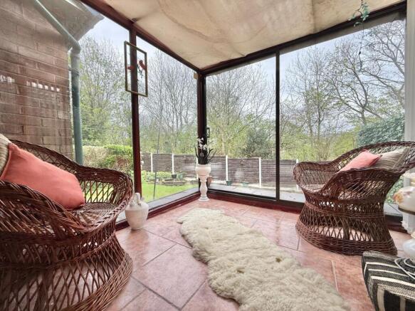 Sandown Drive, Denton photo 4