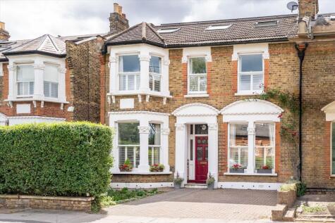 Queens Road, London SW19