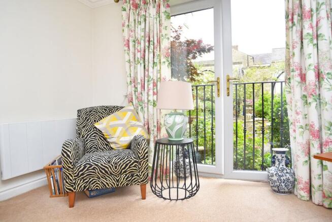 2 bed Flat for sale Image 7