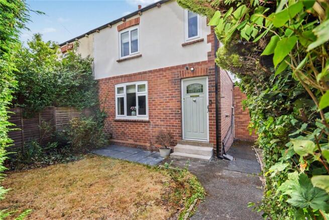 3 bed Semi-Detached for sale in dewsbury