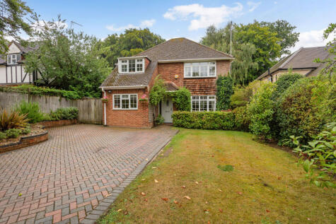 Avenue Road, Farnborough, GU14