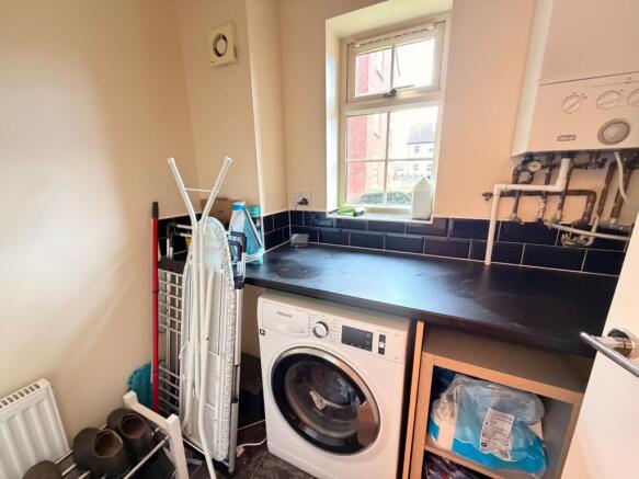 2 bed Flat to rent Image 10