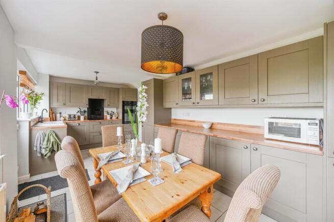 Kitchen Diner: