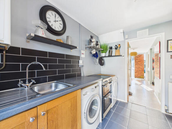 CAM02909G0-PR0494-STILL006