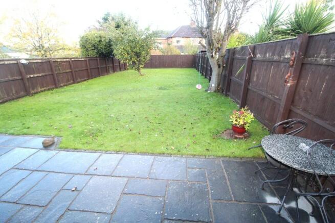 ENCLOSED REAR GARDEN